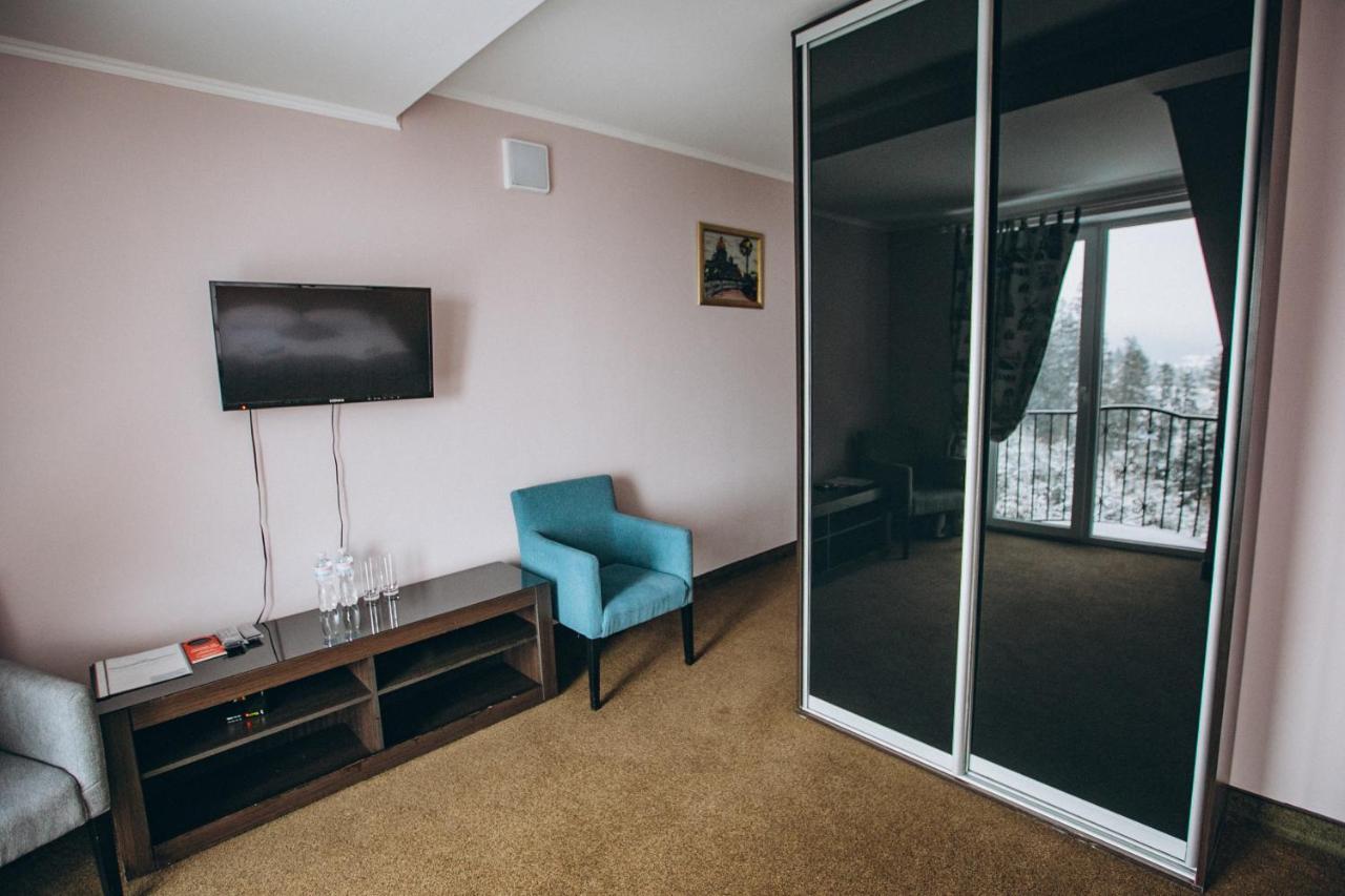 Hoch Land Hotel Yablunytsia Buitenkant foto