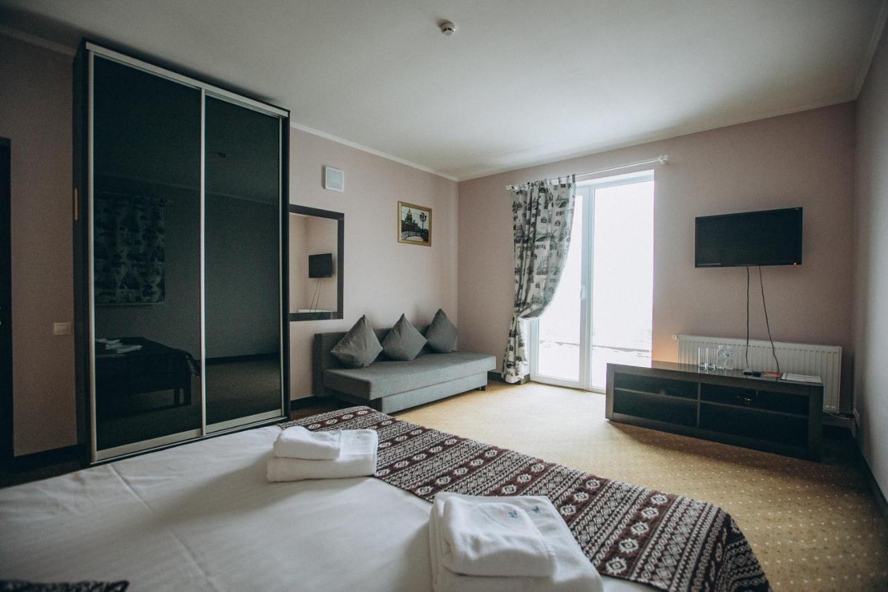 Hoch Land Hotel Yablunytsia Buitenkant foto