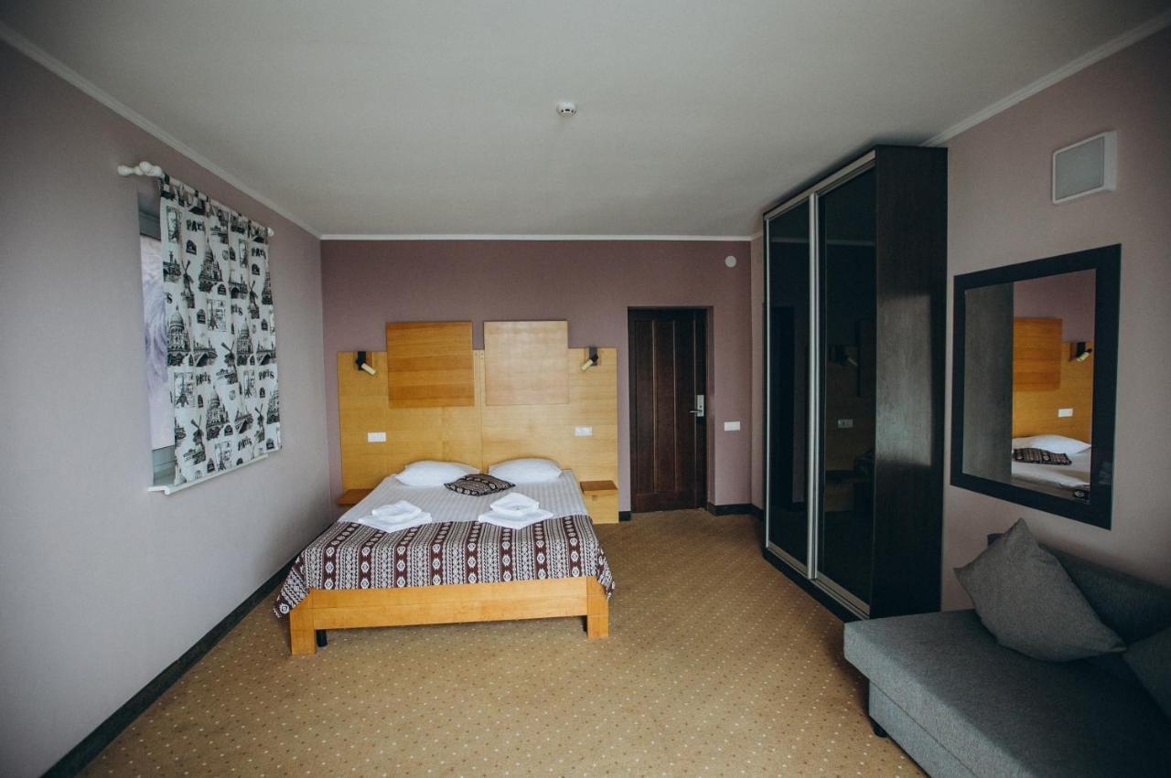 Hoch Land Hotel Yablunytsia Buitenkant foto