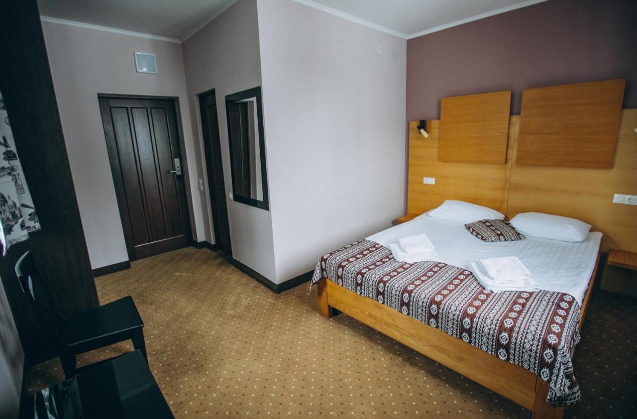 Hoch Land Hotel Yablunytsia Buitenkant foto